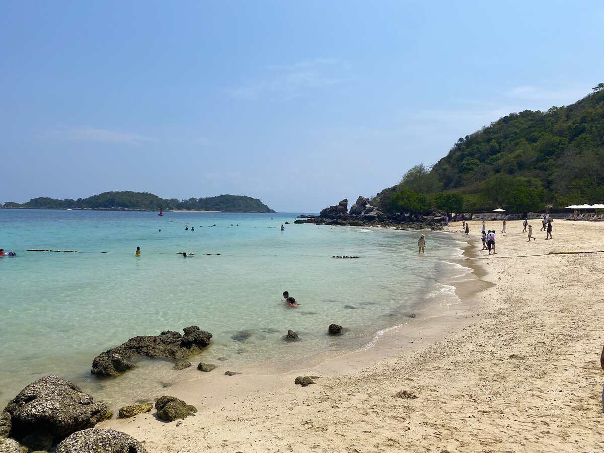 Ta Yai Beach in Koh Larn