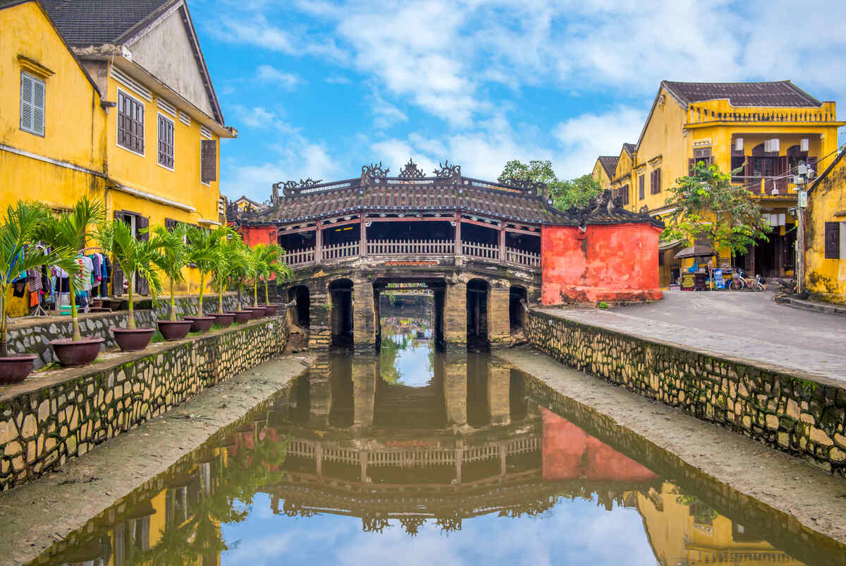 Japanese bridge Hoi An itinerary