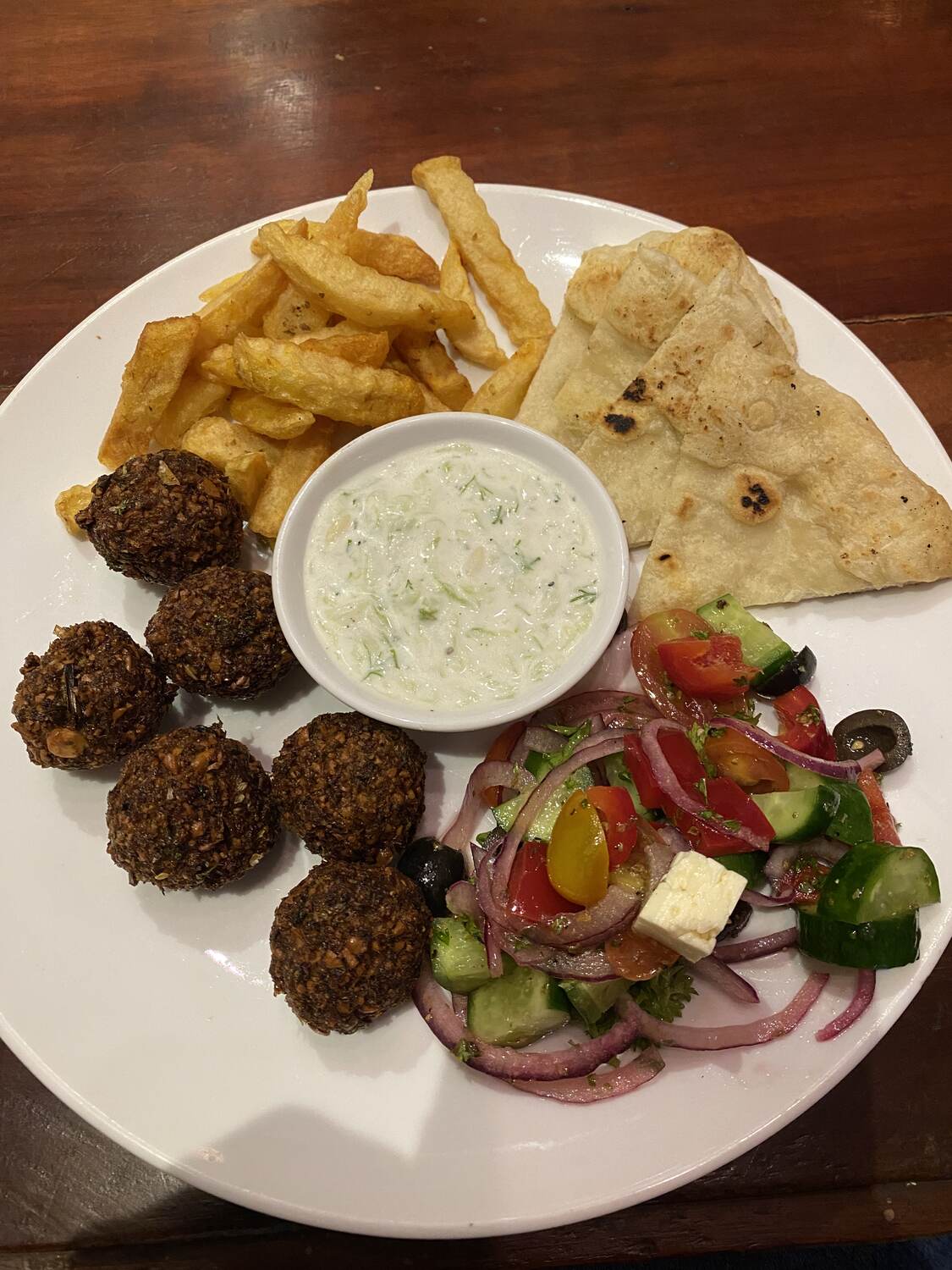 Greek gyro platter with sides