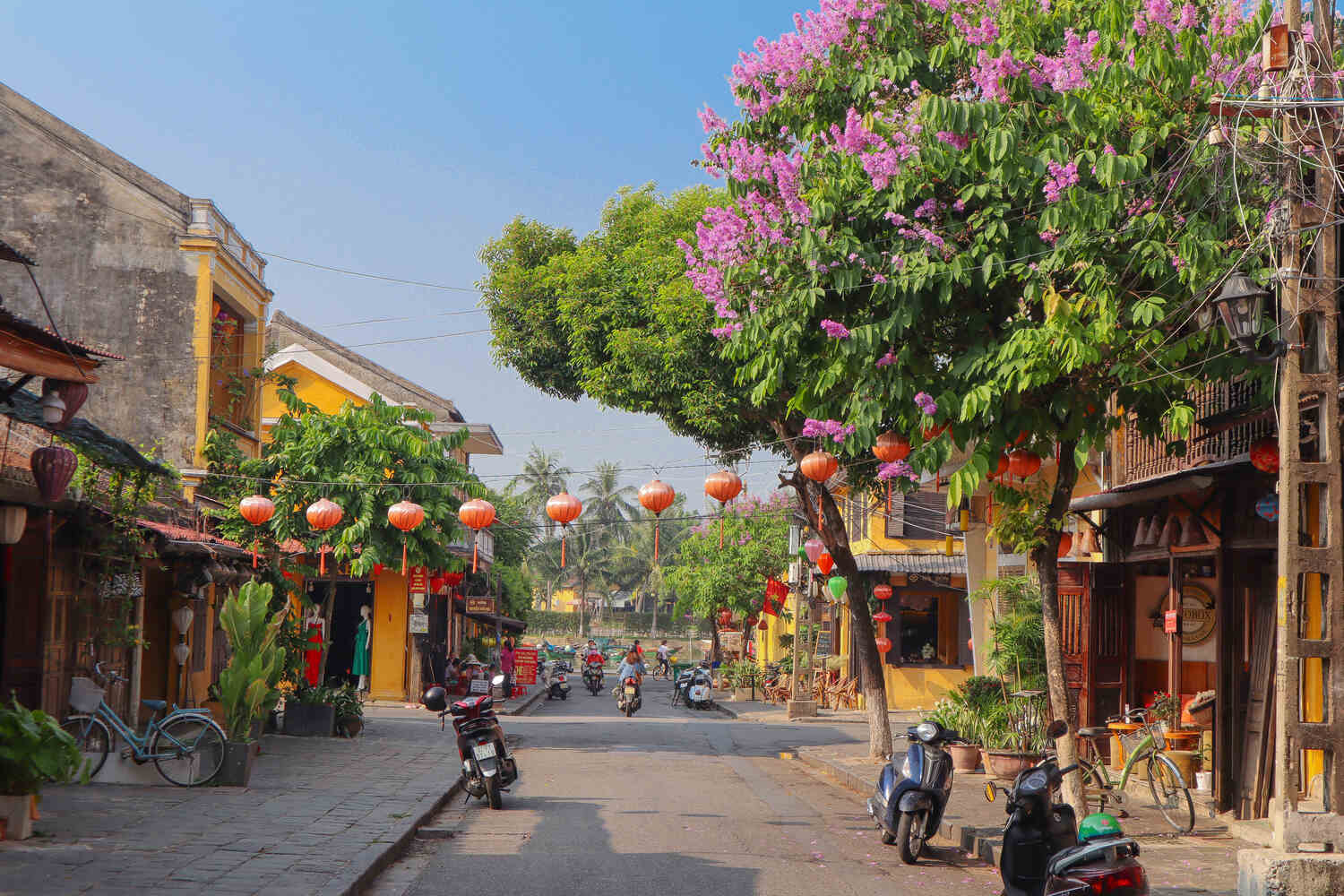 Streets-of-Hoi-An-Ancient-Town