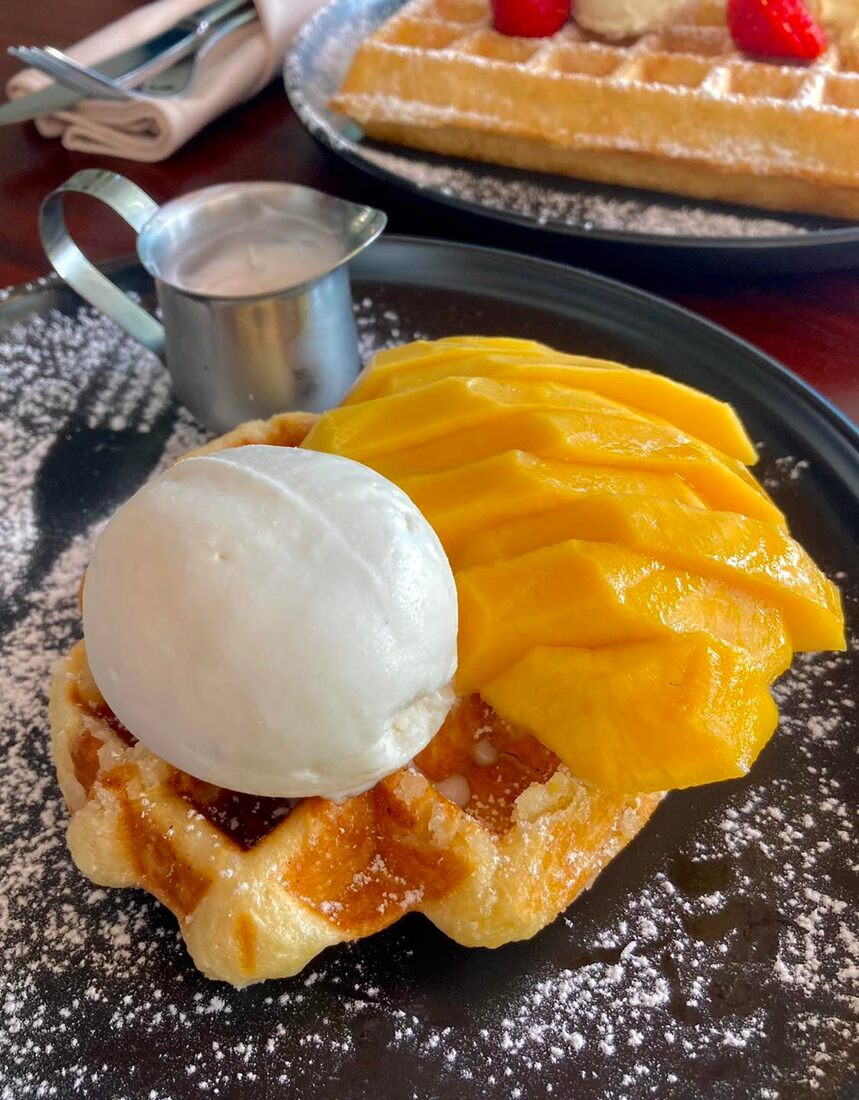 wafel with mango in da nang